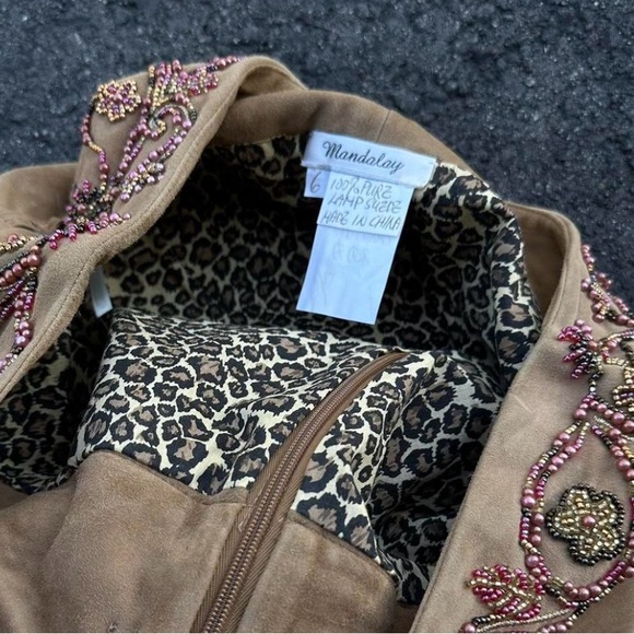 Mandalay Suede tan low waisted pants. Vintage. Great condition. Size 6. - Picture 5 of 8